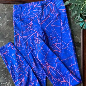 NWOT Maaji 7/8 length Leggings